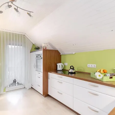 Apartma Sara *